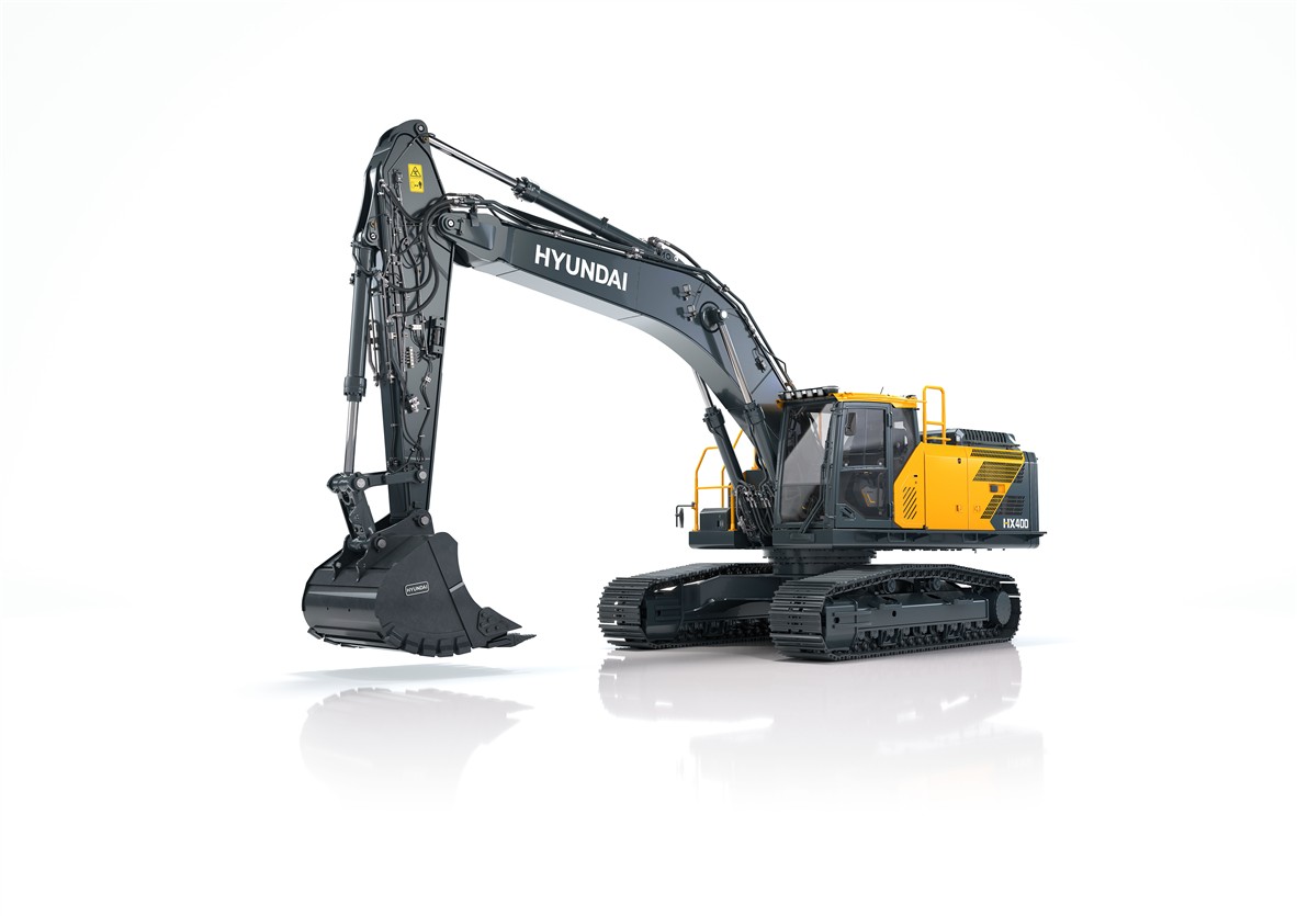 THE NEXT LEVEL Hyundai rupsgraafmachines van de volgende generatie steken er gewoonweg bovenuit. Met hun geavanceerde elektrohydraulische regelsystemen zorgen de HX360L en HX400L machines voor een productiviteitswinst van minstens 25%. De Next Generation-functies en slimme technologieën maken het onderhoud van deze nieuwe machines eenvoudiger en verlagen de totale eigendomskosten. Dankzij twee 12,8 inch full HD-touchscreens en elektrische joystickbesturing kan er efficiënt worden gewerkt, terwijl een 6-camerasysteem en radar een onbelemmerd 360° zicht bieden voor extra veiligheid.